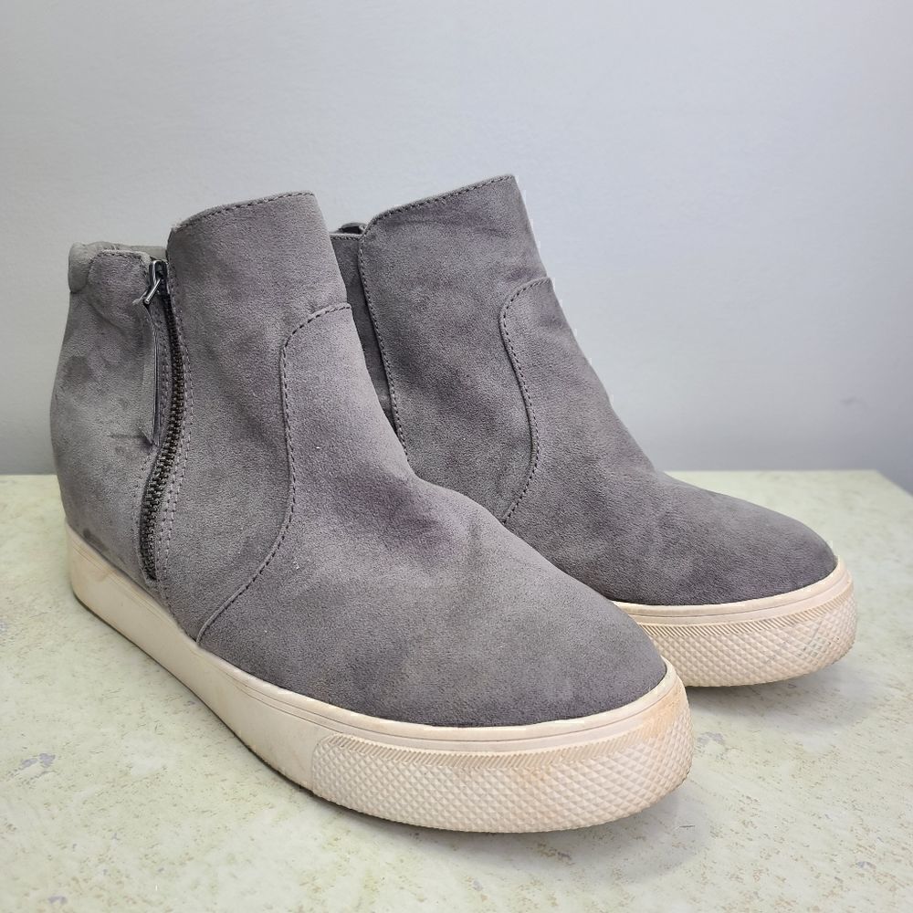Universal Thread Zip Platform Sneaker 10